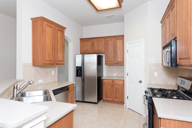 Foto del edificio - 1611 Briar Hill Dr