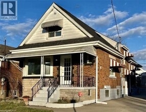Building Photo - 19 Crosthwaite Ave S