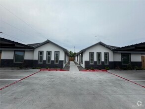 Building Photo - 712 Palmer Rd
