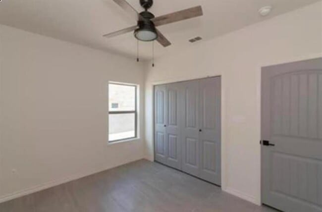 Foto del edificio - 7608 Rocio Dr