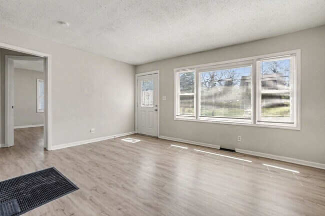 Foto del edificio - Charming Two Bedroom, One Bathroom Home Near Kansas City Zoo!