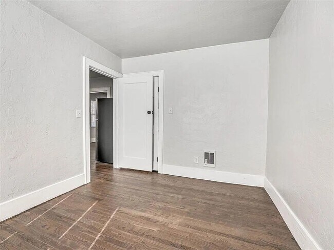 Foto del edificio - 2440 NW 16th St