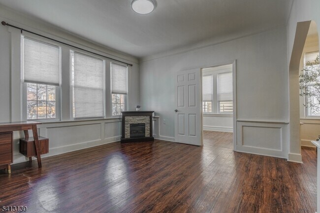 Foto del edificio - 172 Goldsmith Ave