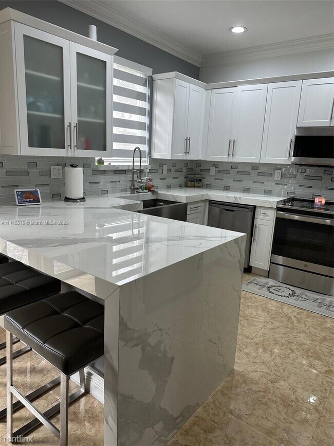 Foto del edificio - 4 br, 3 bath House - 15885 SW 140th St