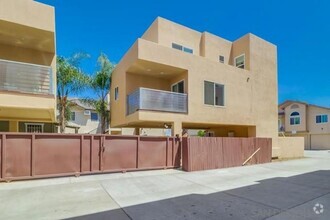 Building Photo - 4327 38th St