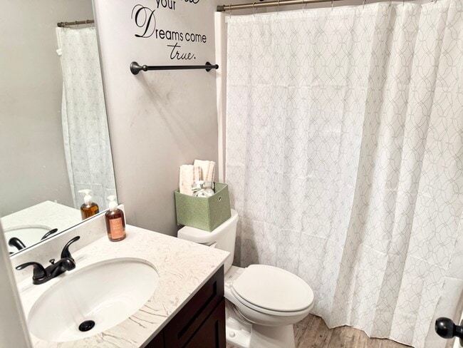 Building Photo - 819 Burch Creek Dr