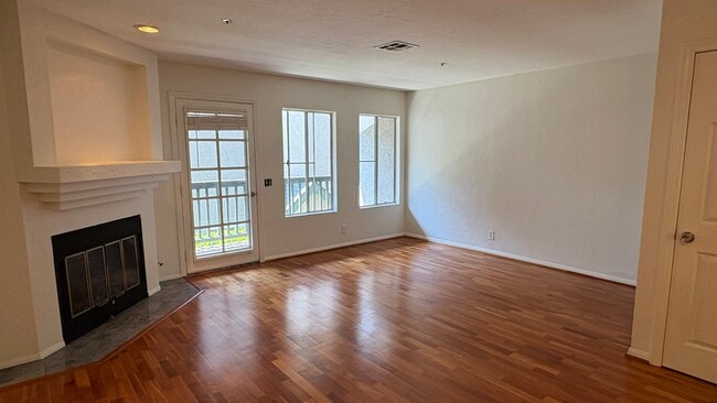 Building Photo - 3865 Albatross St