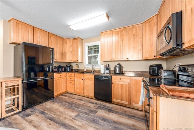 Foto del edificio - 404 SW Camden Ave