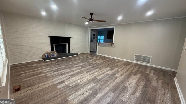 Building Photo - 290 Timber Ridge Trail