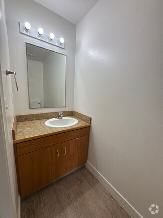 Building Photo - 564 S 500 E