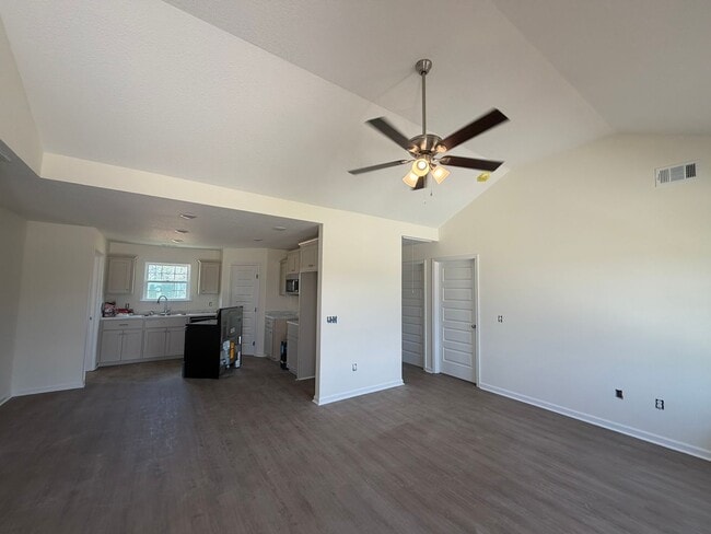 Building Photo - 513 Nickies Wy