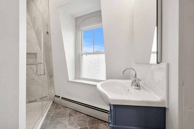 Building Photo - 6 Mt Vernon St