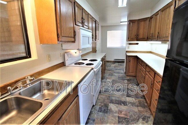 Building Photo - 1510 S Joyce St