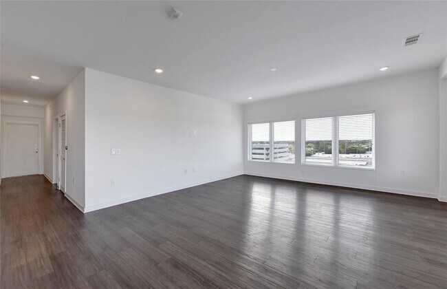 Foto del edificio - 4361 S Congress Ave
