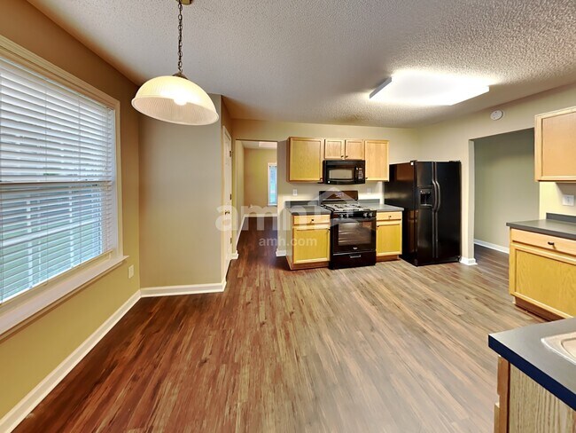 Foto del edificio - 114 Ridge Lake Dr