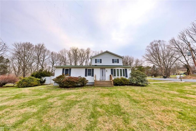 Building Photo - 6100 Del Haven Rd