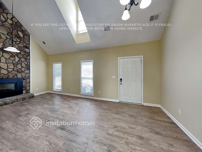 Foto del edificio - 4756 Saddleridge Rd