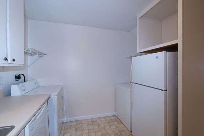 Building Photo - 109 Citadel Dr