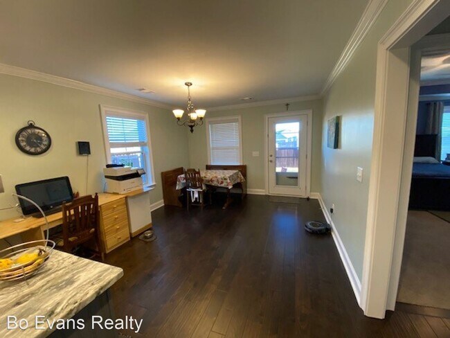 Building Photo - 4 br, 2.5 bath House - 1136 Benjamin Way