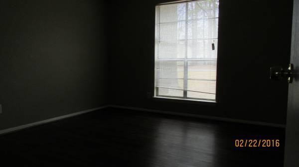 Foto del edificio - 3951 Wooddale Drive