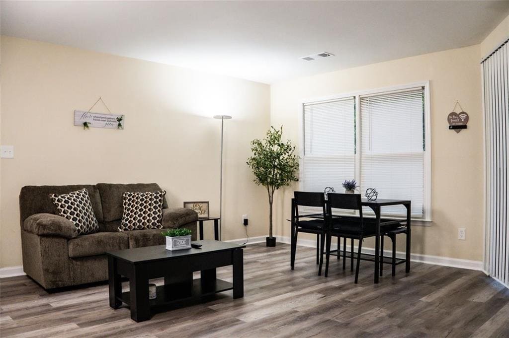 Primary Photo - 1600 Oakpoint Dr SW