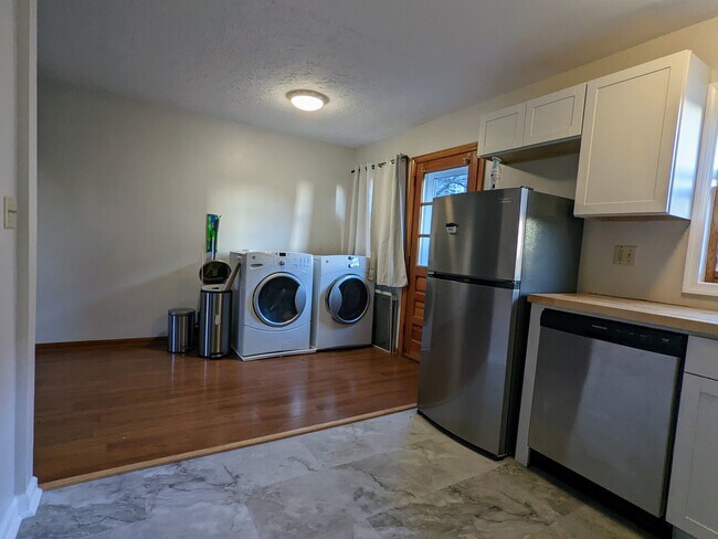 Building Photo - 106 Lucas Dr