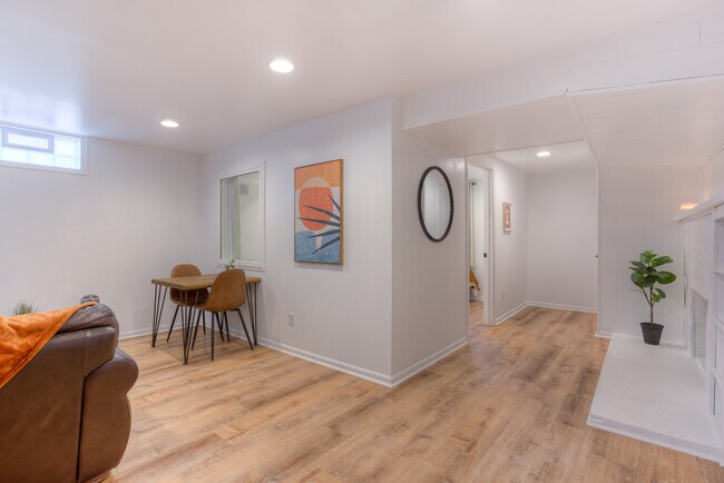 Foto del edificio - 1175 Maple St