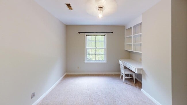 Building Photo - 6619 Bunker Hill Cir