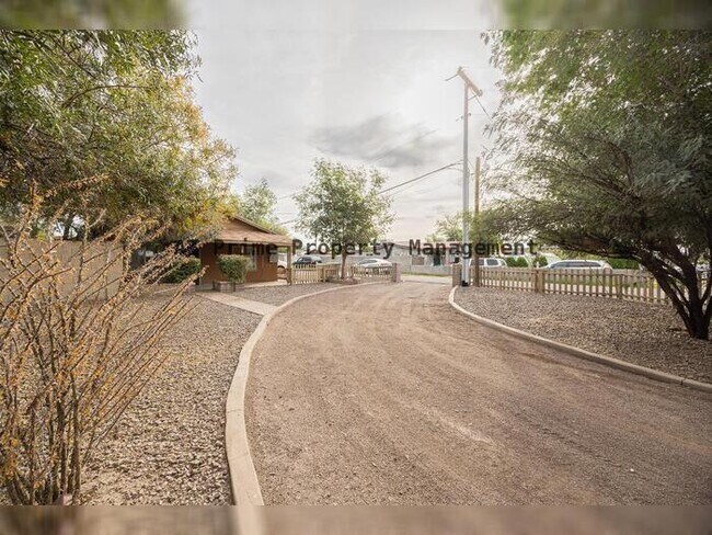 Foto del edificio - 7513 N 61st Ave