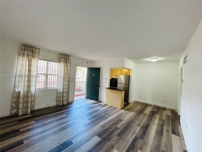Foto del edificio - 7505 SW 82nd St