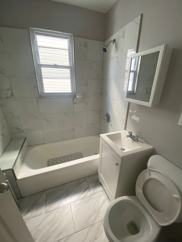 Building Photo - 43 Hanford St