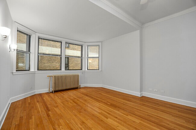 Building Photo - 3330 N Lake Shore Dr
