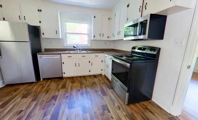 Foto del edificio - 3524 Kempton Pl