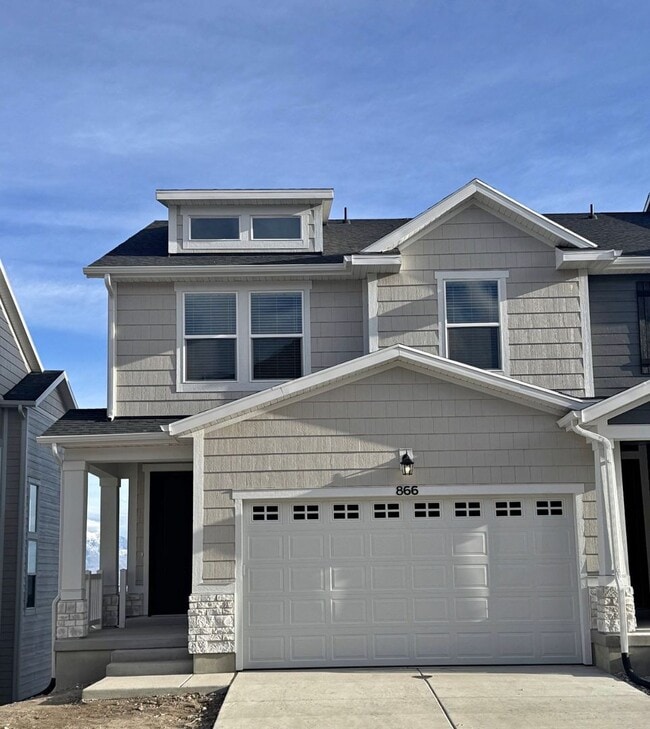 Building Photo - 866 North St