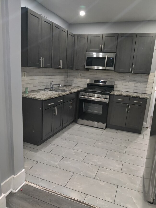 Foto del edificio - 135 N 51st St