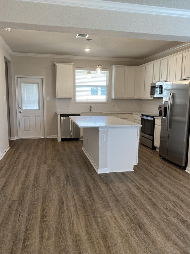 Building Photo - 808 Killam Dr