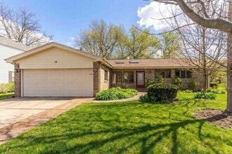 Building Photo - 2450 Chas Dr