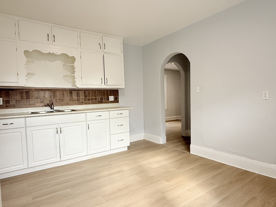 Primary Photo - 491 Church St