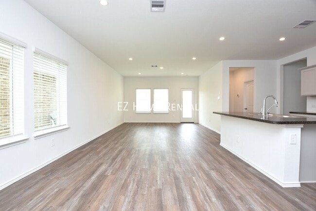 Building Photo - 24311 Saddlestone Green Dr