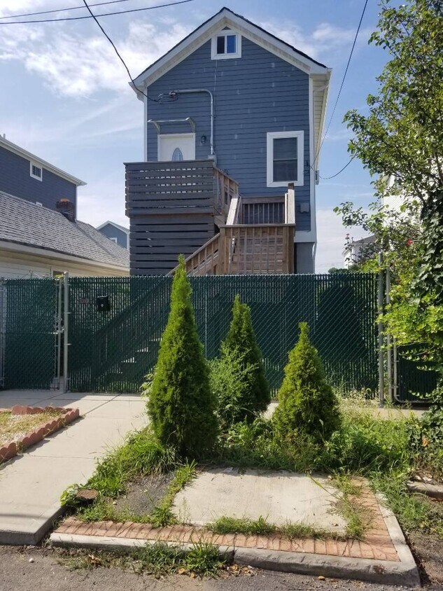 Primary Photo - 781 Patterson Ave