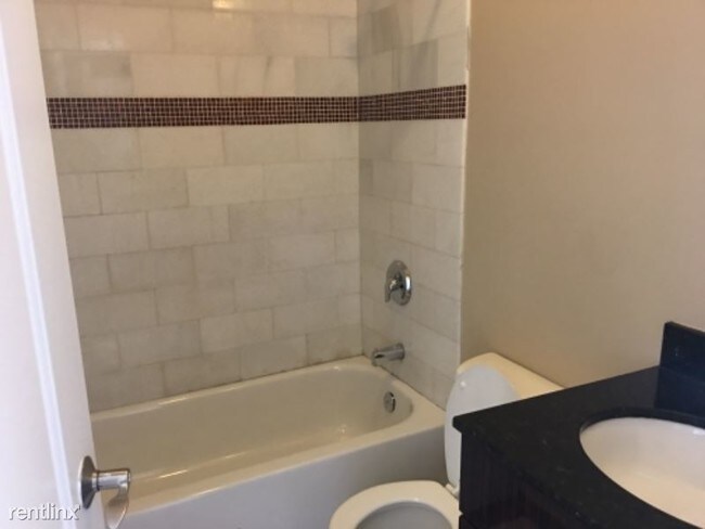 Building Photo - 2 br, 2 bath Apartment - 1706 3 Unit 3
