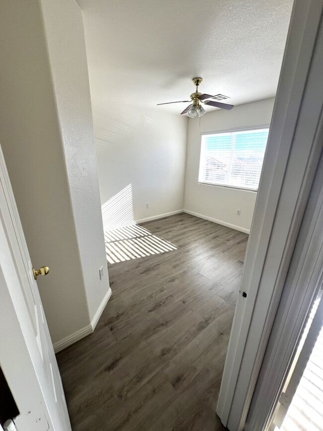 Foto del edificio - BEAUTIFUL 4 BEDROOM, 2.5 BATH HOME