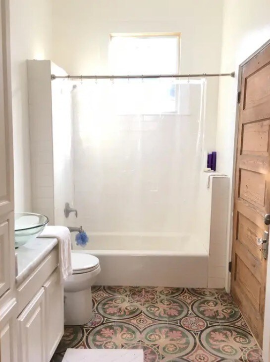 Foto del edificio - 639 St Joseph St