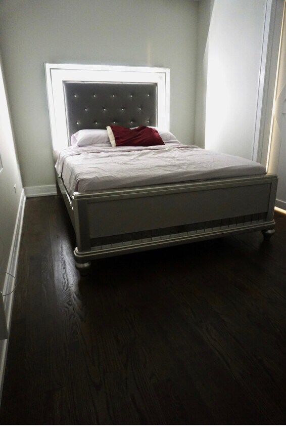Bedroom - 5436 S Aberdeen St