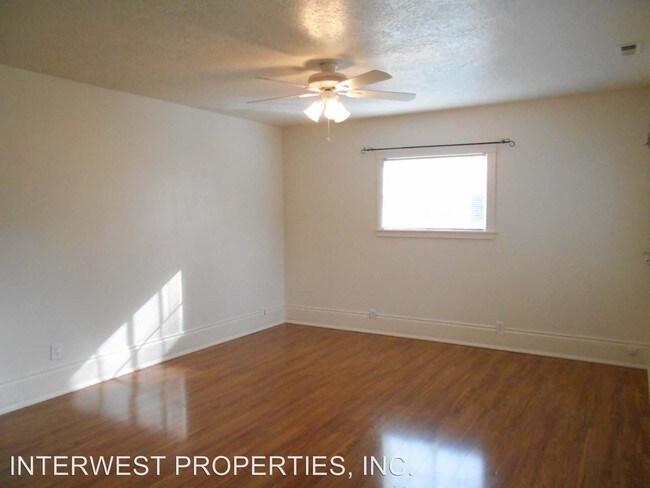 Building Photo - 2 br, 1.5 bath House - 1211 SE 165TH AVENUE