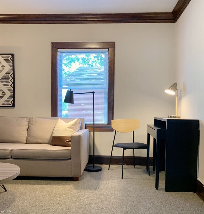 Foto del edificio - 2 br, 1 bath 4plex - 3921 North Thomas Ave...