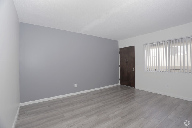 1HAB, 1BA - 520 ft² - 2120 Vanderbilt Lane, Redondo Beach, CA.