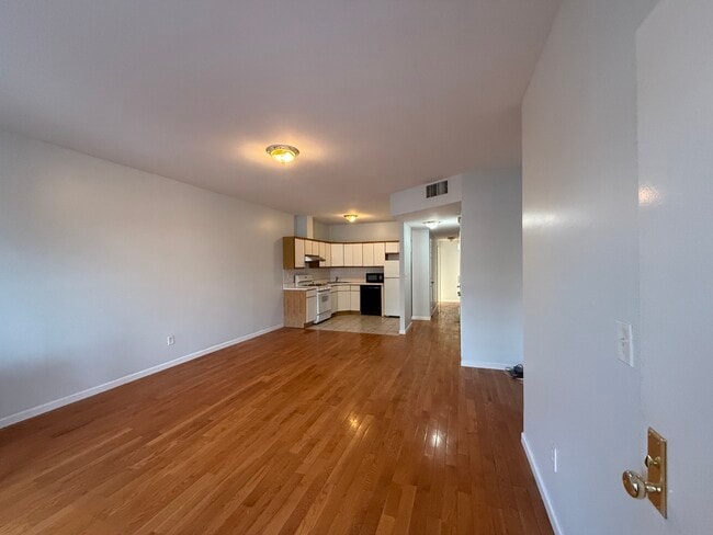 Building Photo - 34-28-12 12th St