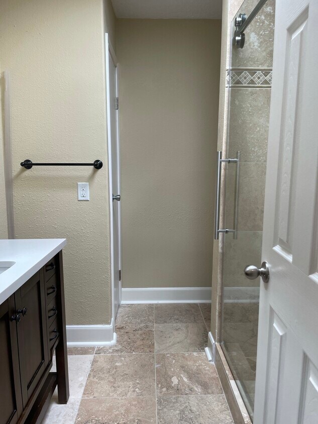 Foto del edificio - 6831 Wellwood Ct