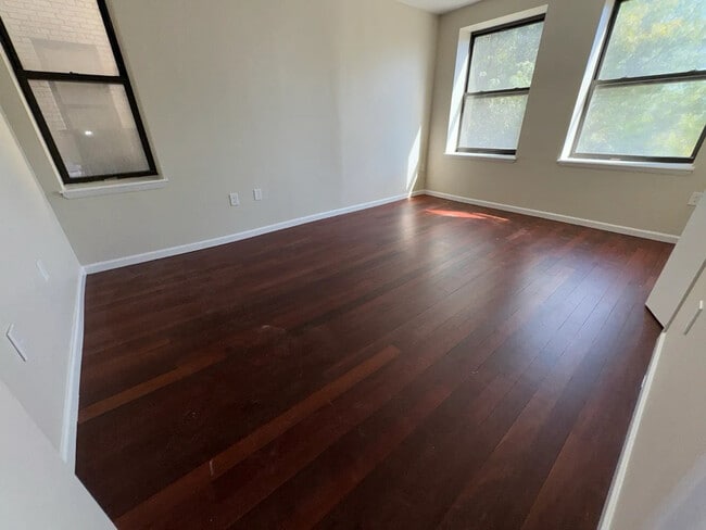 Building Photo - 119 Elizabeth Ave